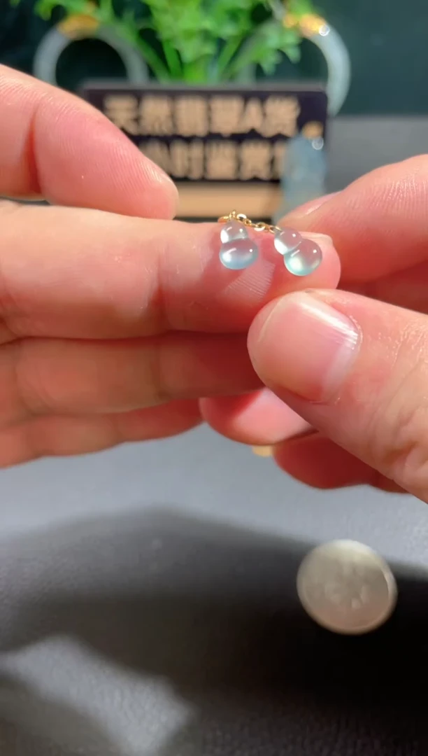 翡翠18K金镶嵌颈饰翡翠