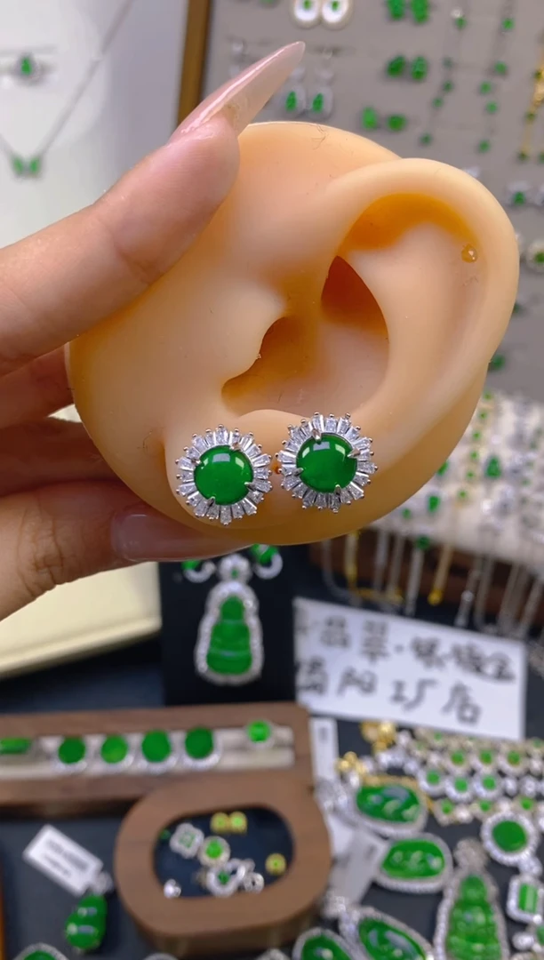 银S925镶嵌翡翠耳饰多样性