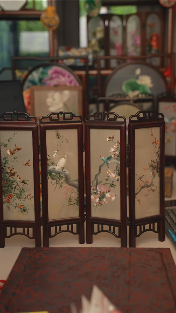 犏牛皮（革）黑檀木四联屏风 长36CM 高50CM下单送扇子