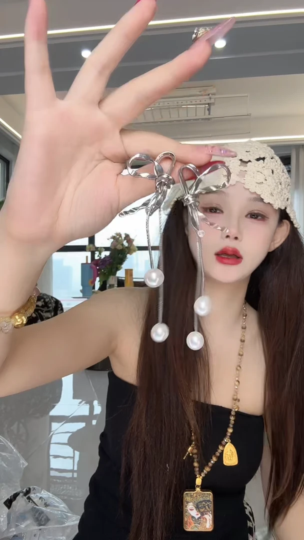 皮质铁合金银色流苏