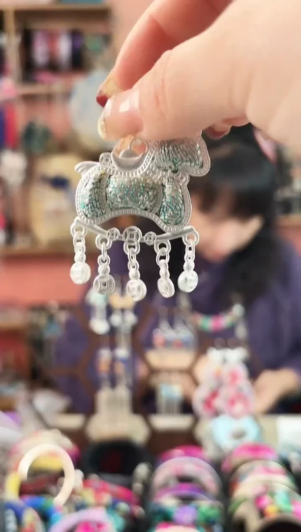 艺枝独绣手工饰品369