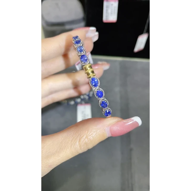 18K金镶嵌蓝宝石手镯