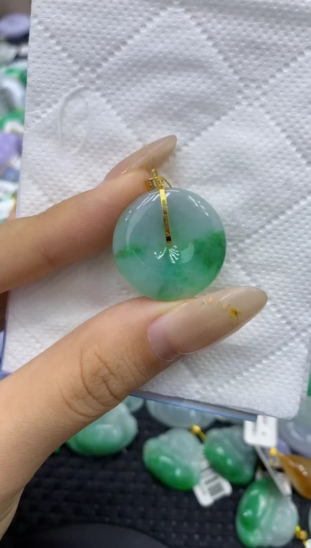 颈饰18K金镶嵌翡翠天然缅甸翡翠A货