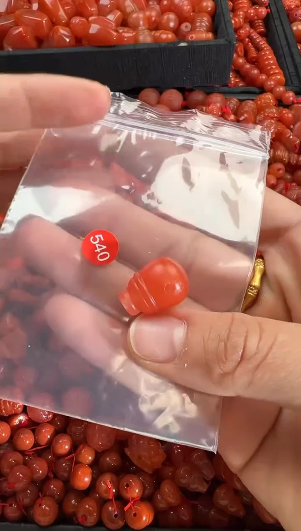 【闪购商品】南红玛瑙颈饰未镶嵌1