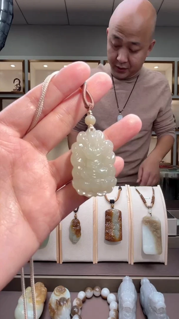 颈饰未镶嵌和田玉苏