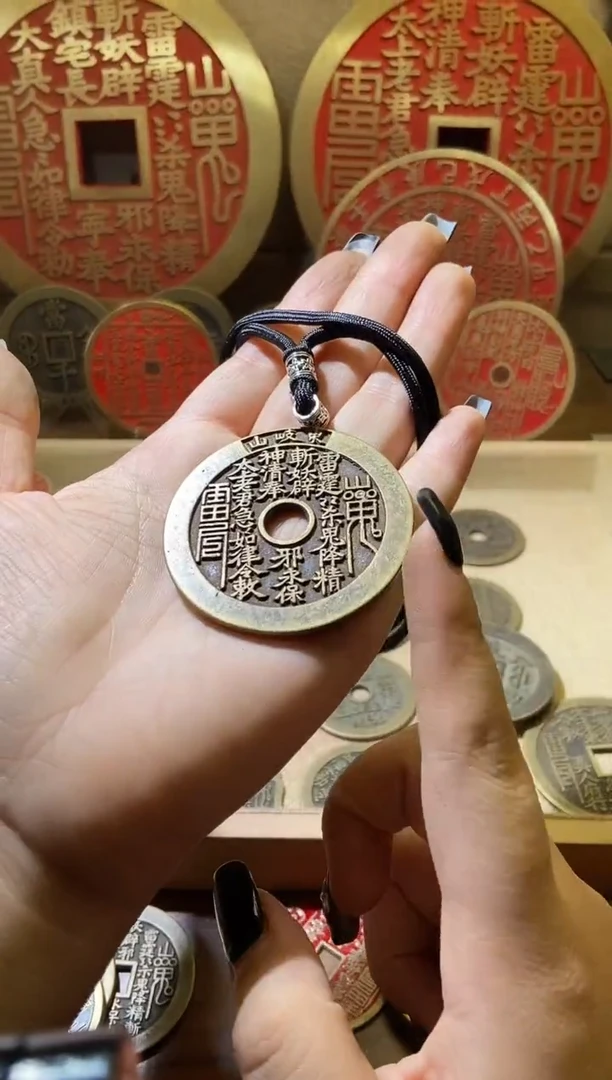 铜东岐山当代翻砂铜工艺品+脖挂