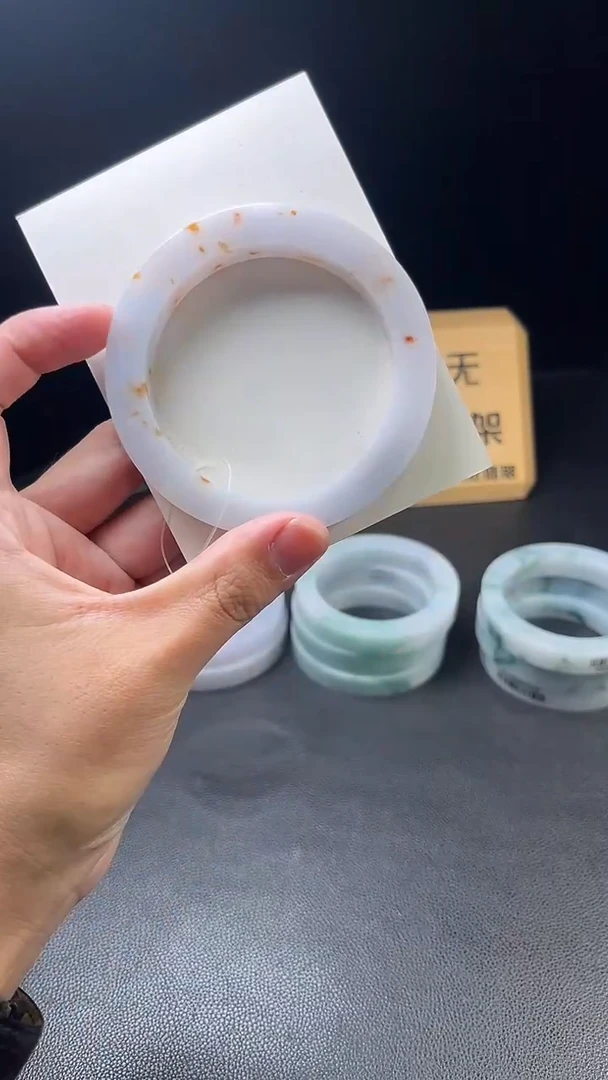 定制翡翠手镯未镶嵌清*?定制