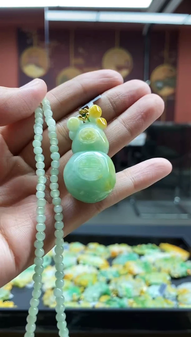 颈饰未镶嵌翡翠吊坠