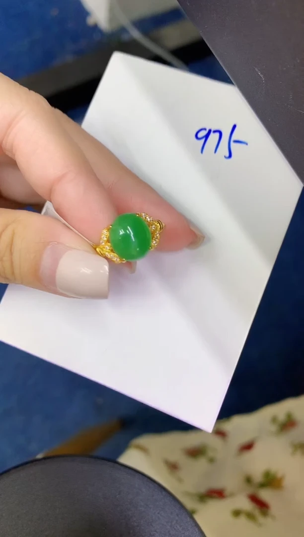 颈饰未镶嵌翡翠缅甸天然翡翠A货