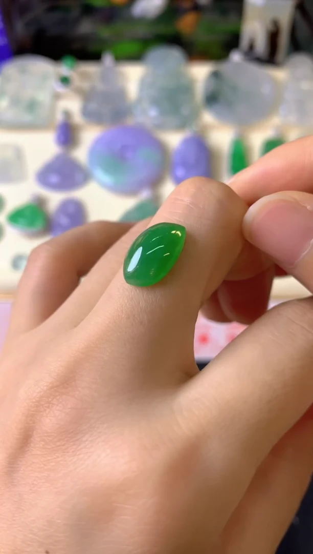 定制翡翠未镶嵌金****部裸玉（客户意向镶嵌）