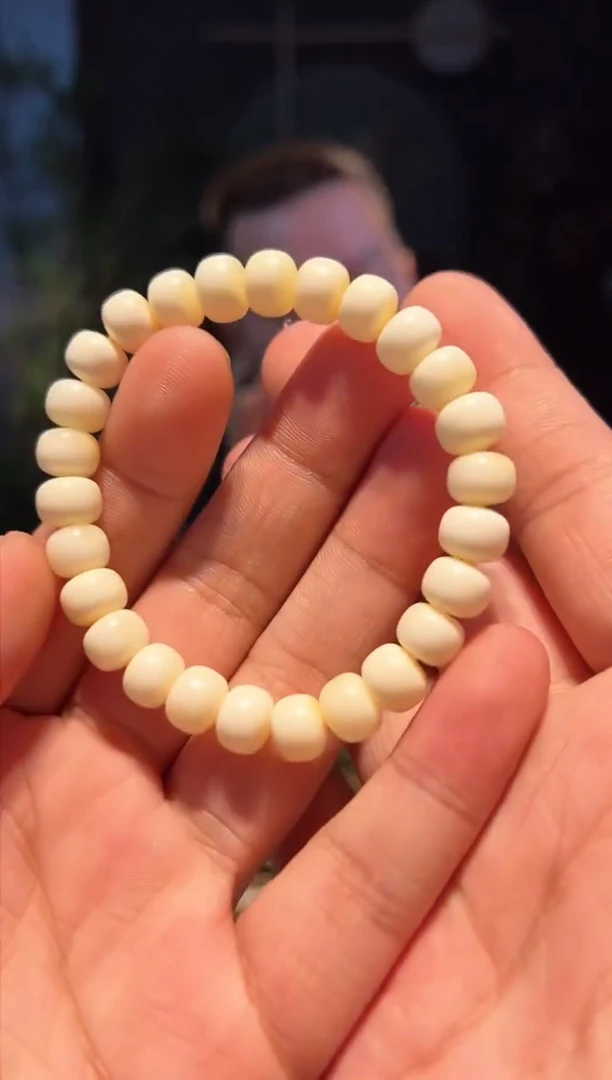 【闪购商品】蜜蜡颈饰未镶嵌9+(瓷白蜡)