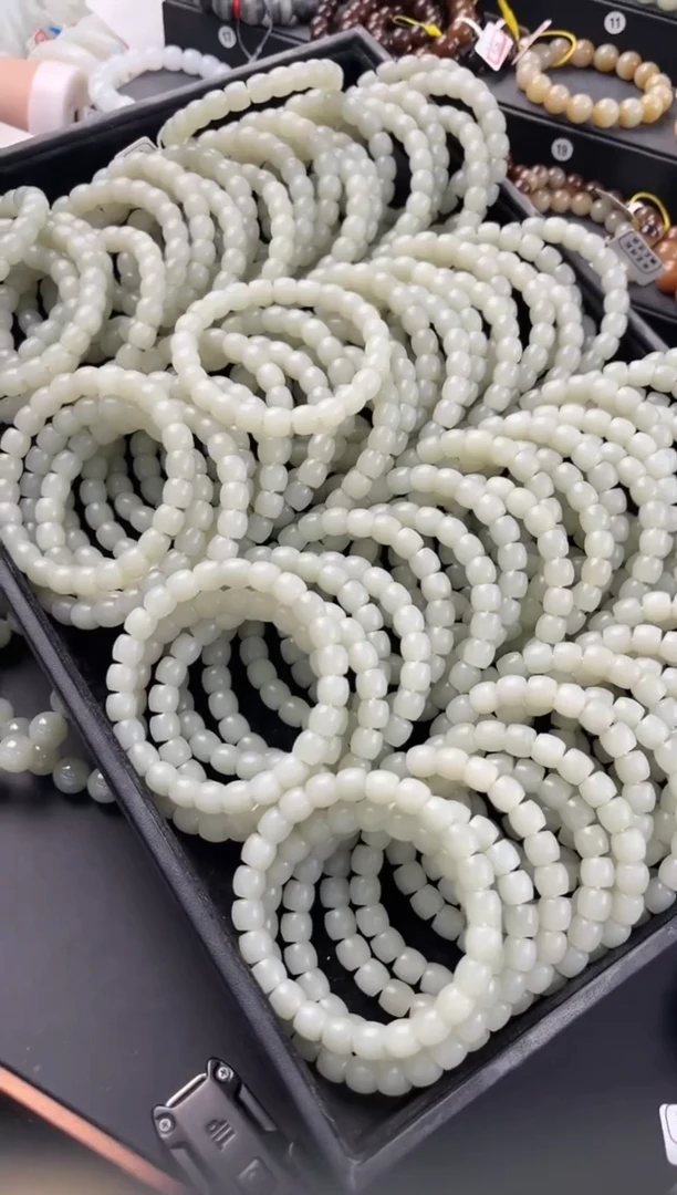 手串未镶嵌和田玉且末高青白直切手串卡9微色差多样性发其一