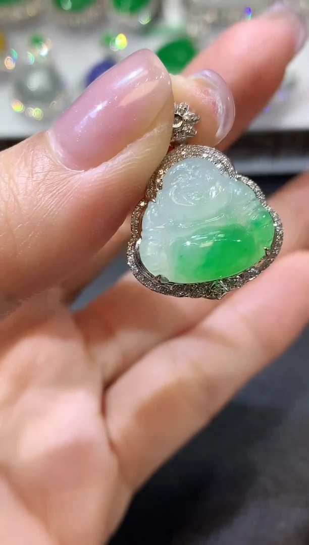 【闪购商品】翡翠吊坠(不含链)18K金镶嵌A33