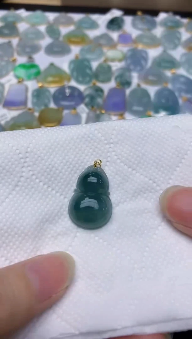 翡翠18K金镶嵌颈饰天然A货翡翠