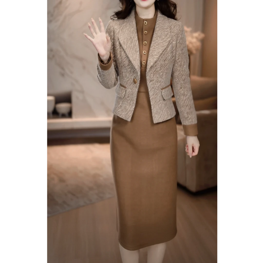 左曼女装2025冬季新款加厚温柔优雅贵气洋气显瘦外套连衣裙套装