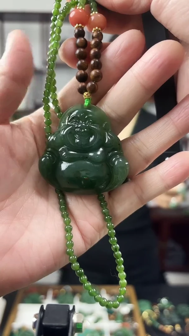 颈饰未镶嵌和田玉佛公