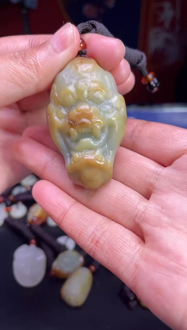 颈饰未镶嵌和田玉3