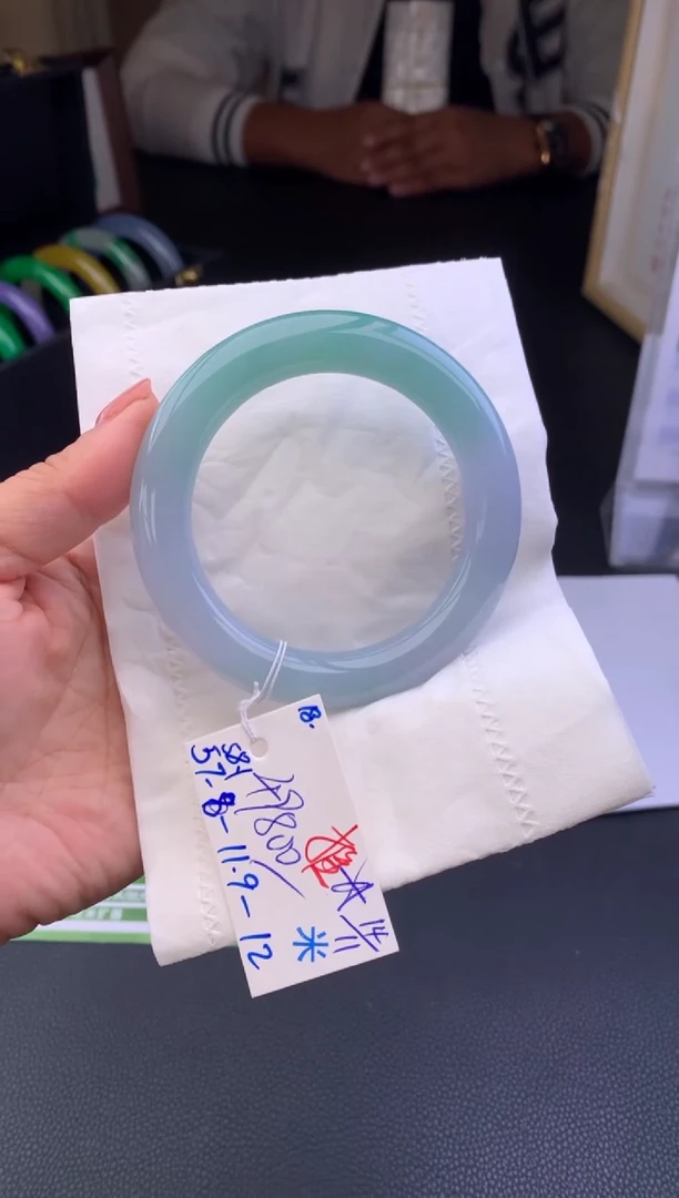 未镶嵌手镯翡翠假一赔三 手镯