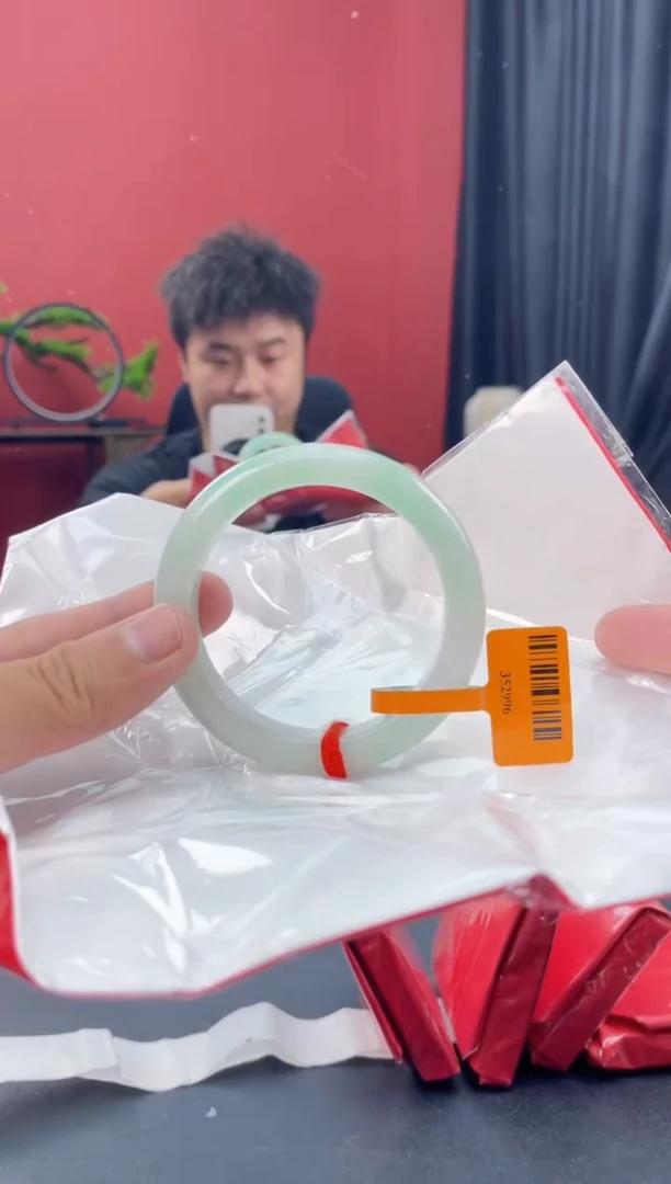 未镶嵌手镯翡翠7