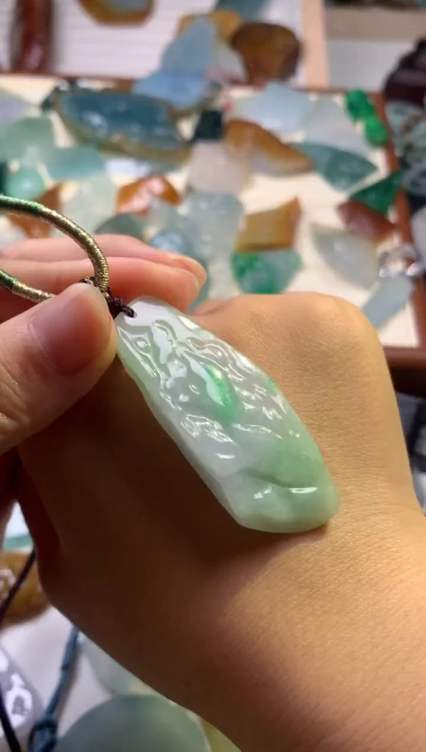 【闪购商品】翡翠颈饰未镶嵌吊坠