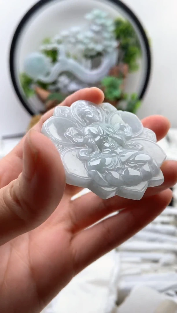 翡翠未镶嵌颈饰观音【品质一般能接受再拍】