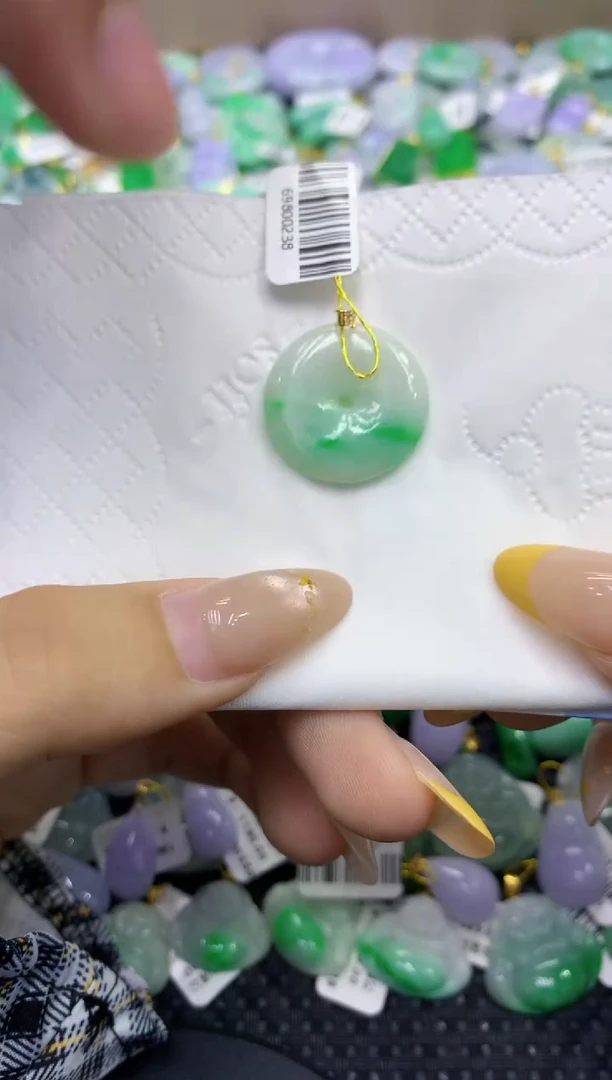 颈饰未镶嵌翡翠天然缅甸翡翠A货
