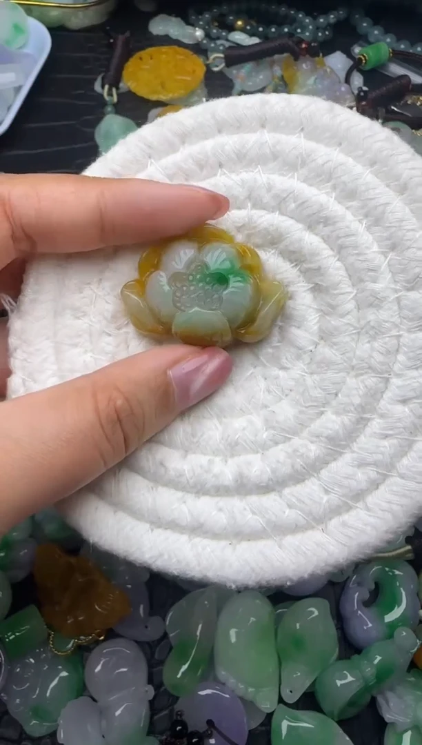 颈饰未镶嵌翡翠缅甸翡翠吊坠