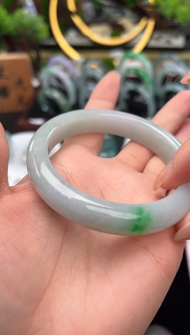 未镶嵌手镯翡翠手镯