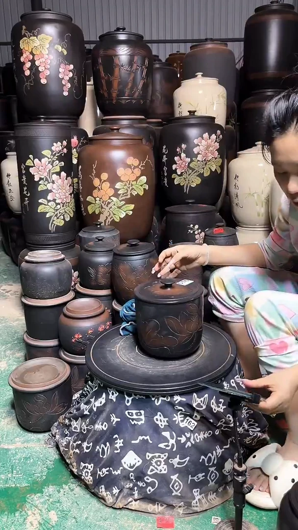 罐瑕疵茶叶罐荷花小五饼  516