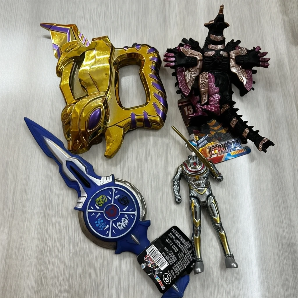 超人怪兽加武器发4个