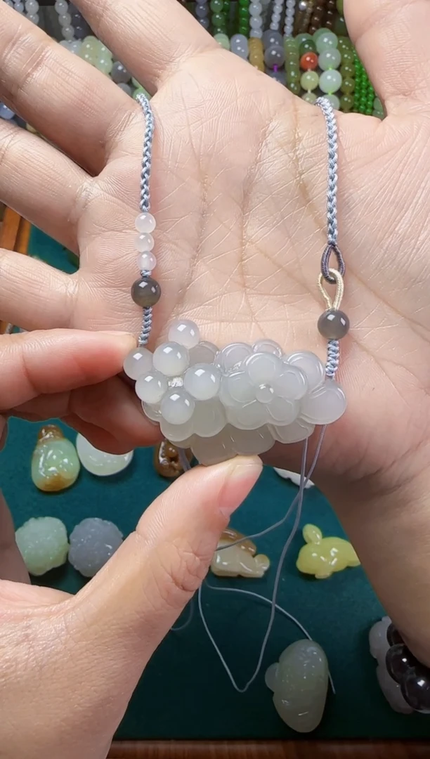 【闪购商品】和田玉无未镶嵌花吊坠