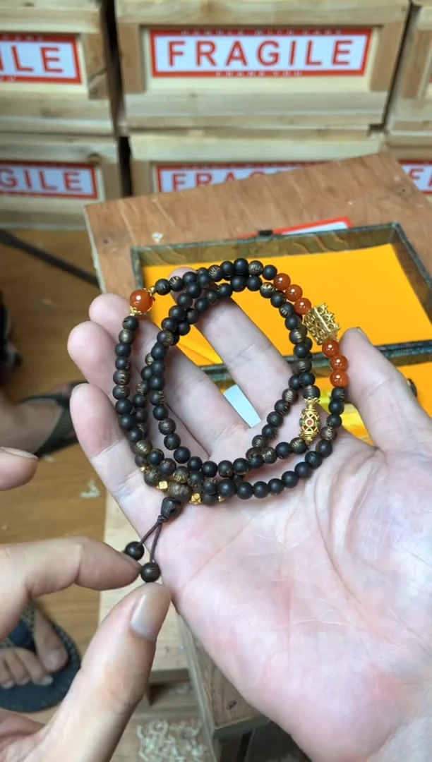 手串西马沉香108颗