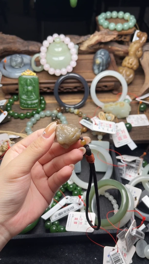 吊坠(不含链)未镶嵌和田玉且末迪克兰 金蟾9013500