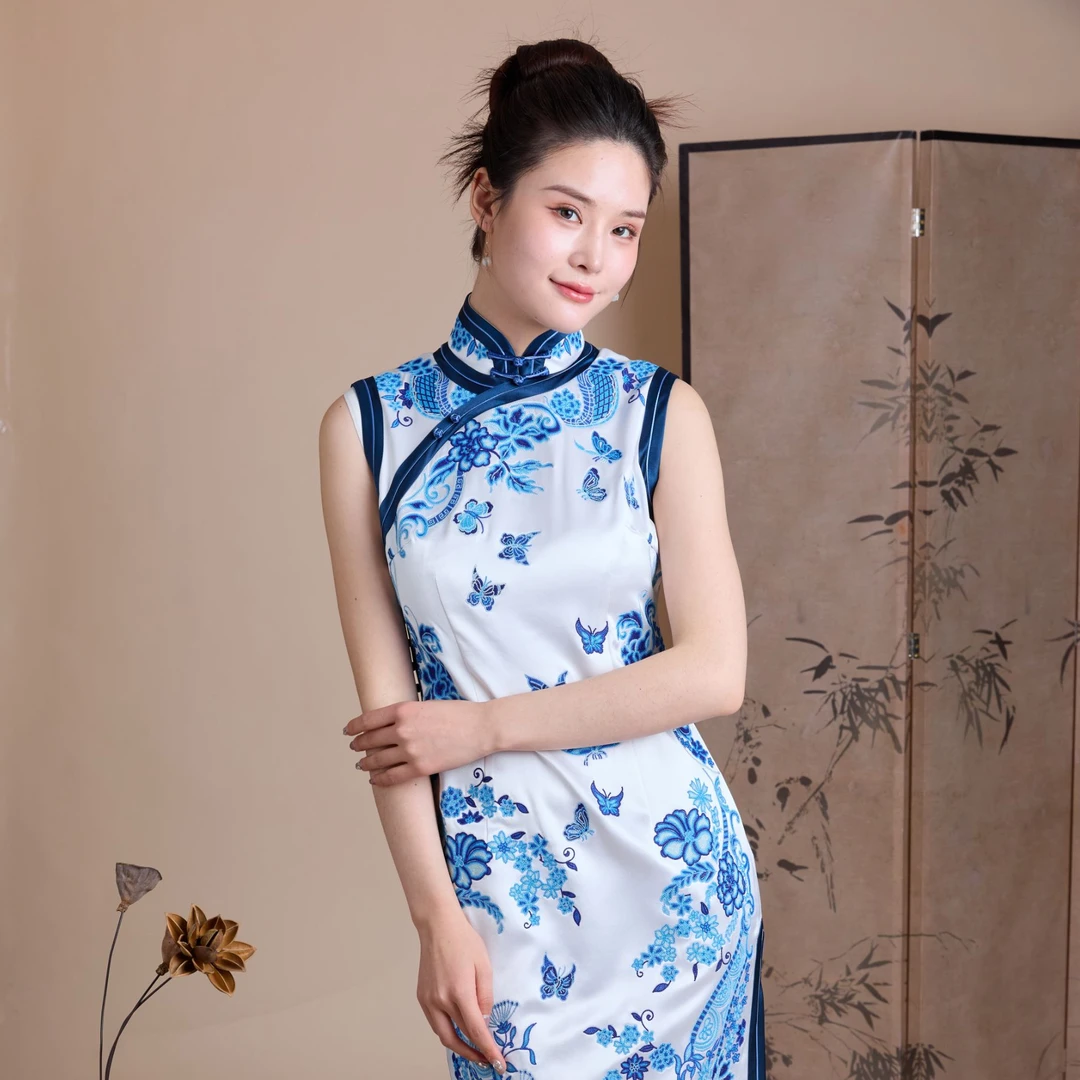 格格青花瓷-重工刺绣手工盘扣中国风长款旗袍G72CN021001