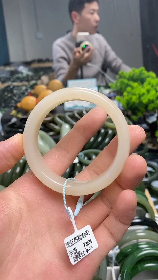 未镶嵌手镯和田玉55