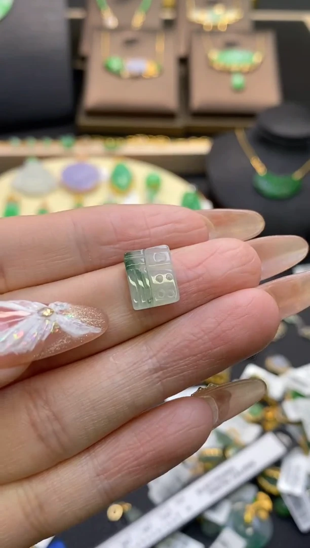 【闪购商品】翡翠颈饰未镶嵌净货11966