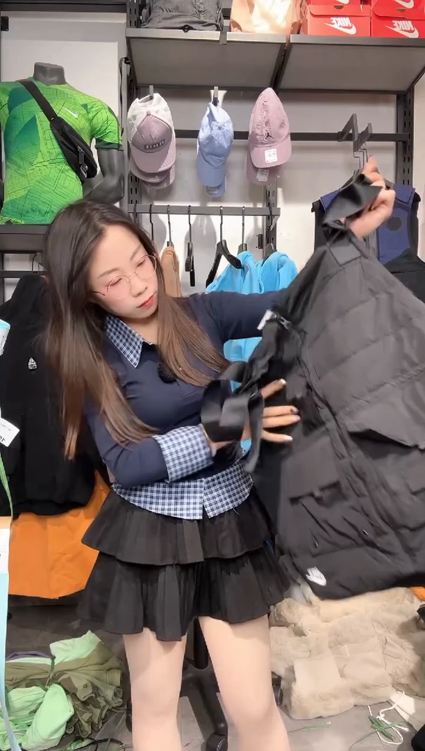 1728   编码 瑕疵款直播间过款为准 尺码  L