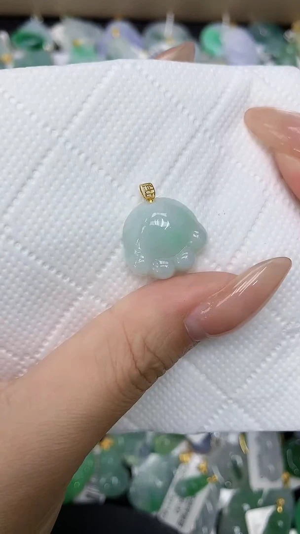颈饰18K金镶嵌翡翠1111111111