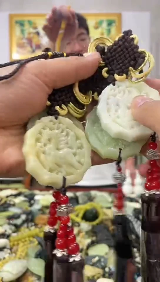 岫玉未镶嵌挂件  多样性发货其中发一件