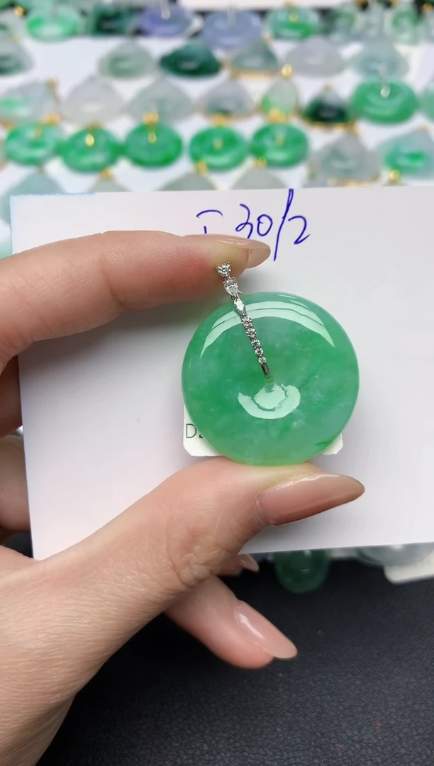 颈饰18K金镶嵌翡翠天然缅甸A货翡翠百元以上9元证书费自理