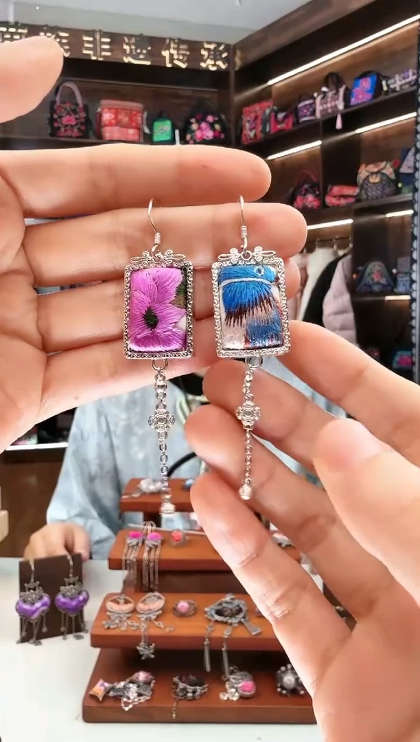 【闪购商品】织绣180蚩梦苗族古绣