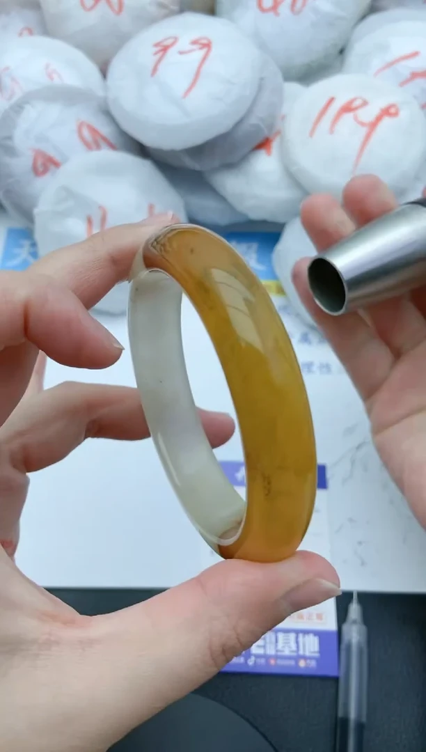 【闪购商品】石英质玉手镯未镶嵌40+59/60