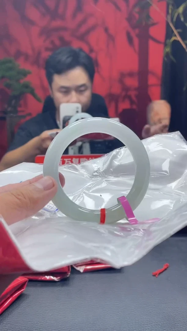 翡翠手镯未镶嵌20