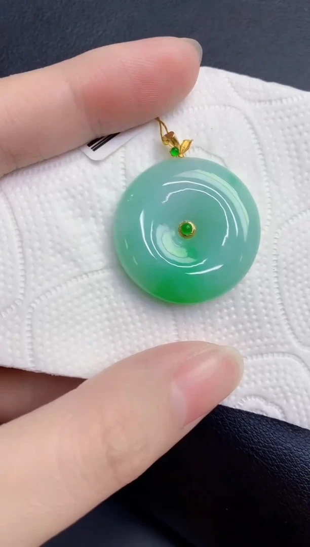 颈饰18K金镶嵌翡翠天然翡翠缅甸A货