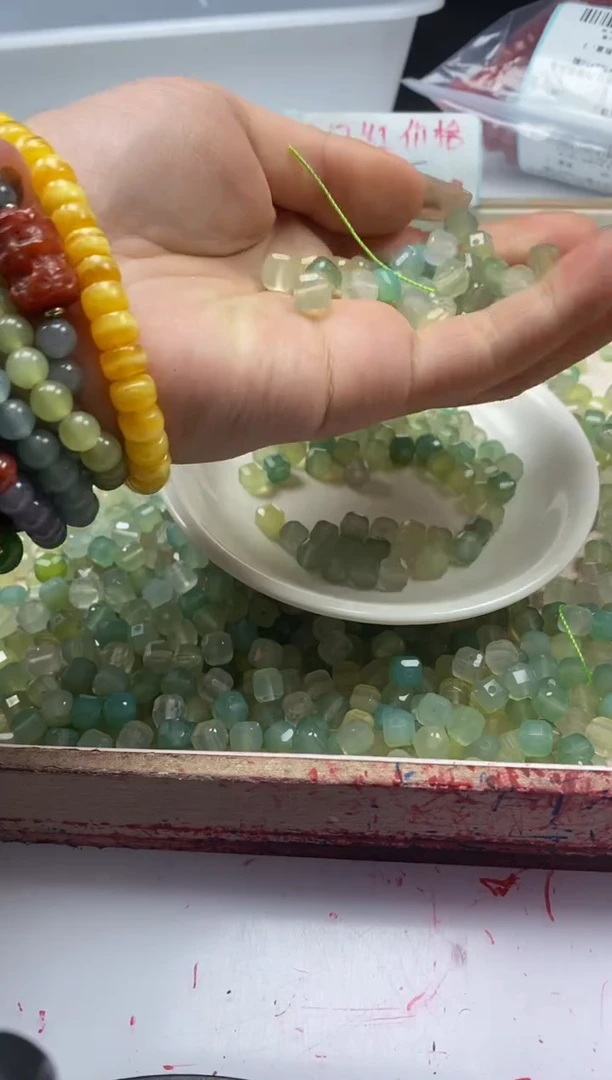 【闪购商品】玛瑙/玉髓颈饰未镶嵌w1365苹果绿方糖7*7mm*20颗