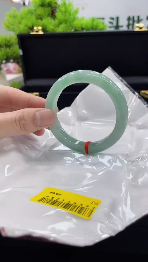 【闪购商品】翡翠手镯未镶嵌手镯
