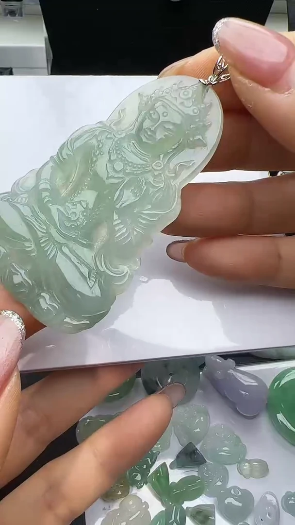 【闪购商品】翡翠颈饰18K金镶嵌度母观音