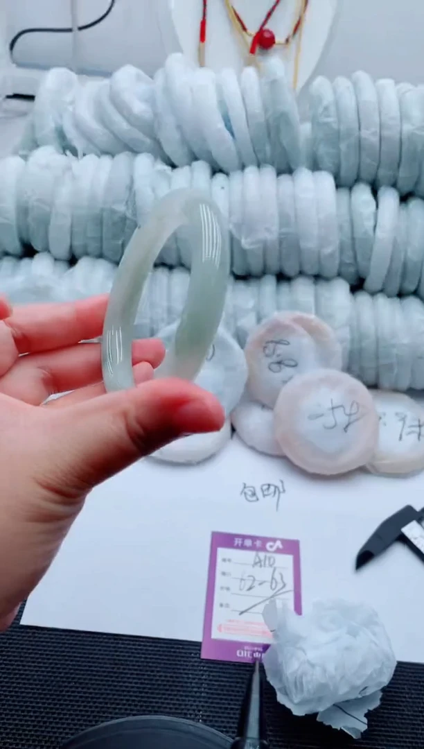 石英质玉手镯未镶嵌A10-61-62