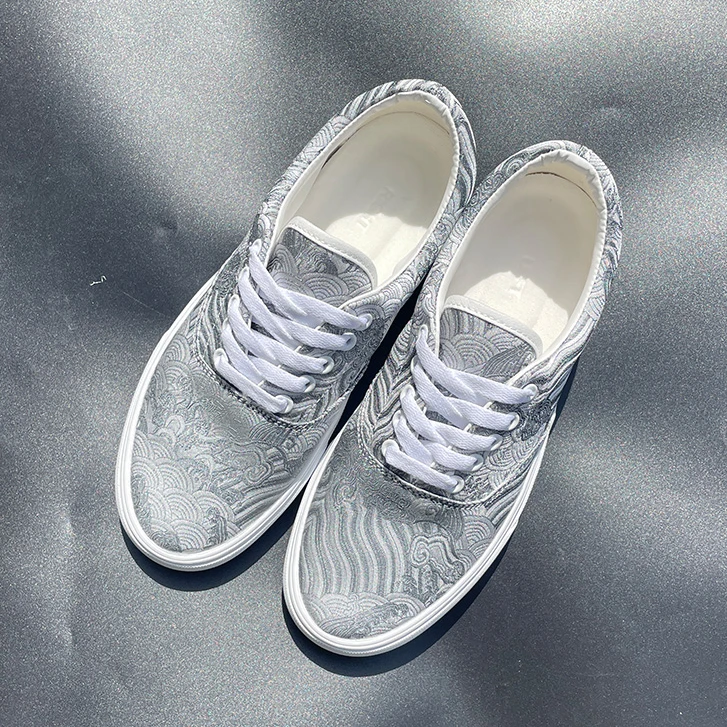 夏季高颜值新款银灰色帆布鞋韩版印花原创设计情侣鞋大码男鞋学生