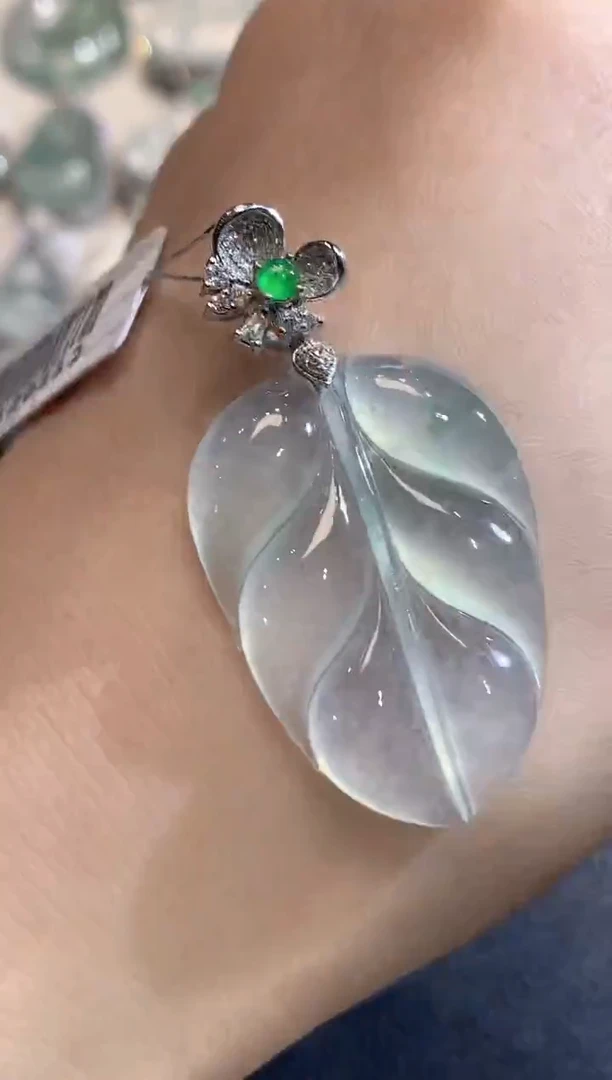 吊坠(不含链)18K金镶嵌翡翠A33翡翠